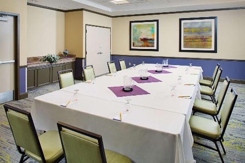 Hilton Garden Inn Hartford North/Bradley International Airport image 4