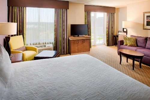 Hilton Garden Inn Hartford North/Bradley International Airport image 7